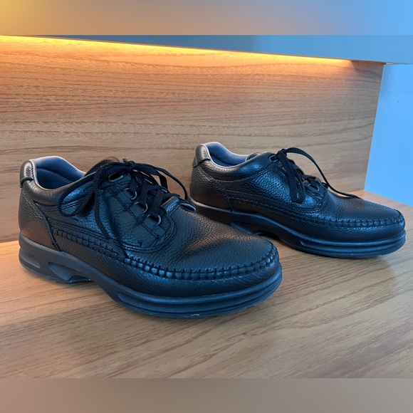 Clarks Black Leather Caribou Men Shoe / Size 8 - Picture 2 of 16